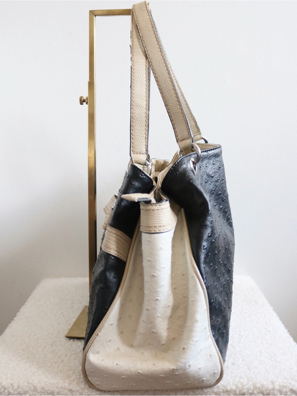 Vintage Y2K Guess Shoulder Bag Purse Cream Black Faux Ostrich Bow Rhinestone - Picture 4 of 11